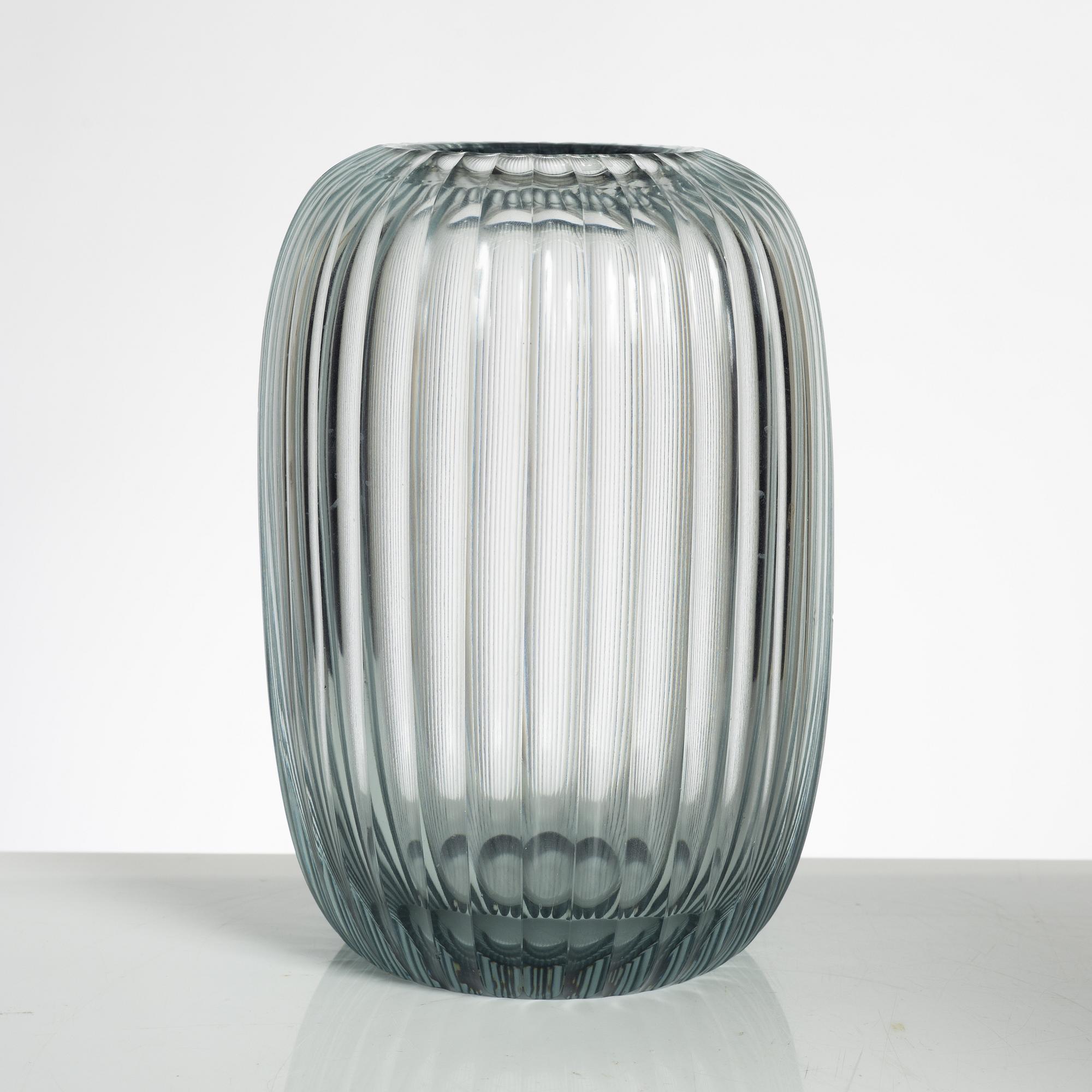 Wilhelm Wagenfeld, a cut glass vase, Vereinigte Lausitzer Glaswerke, Weißwasser, circa 1937.