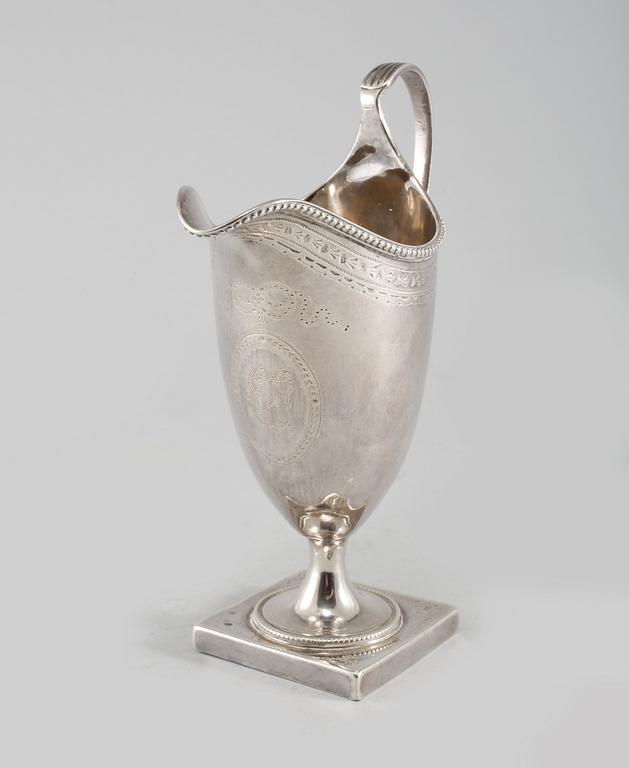 GRÄDDKANNA, silver, ostämplad, 1800-talets första hälft. Vikt 120 gram.