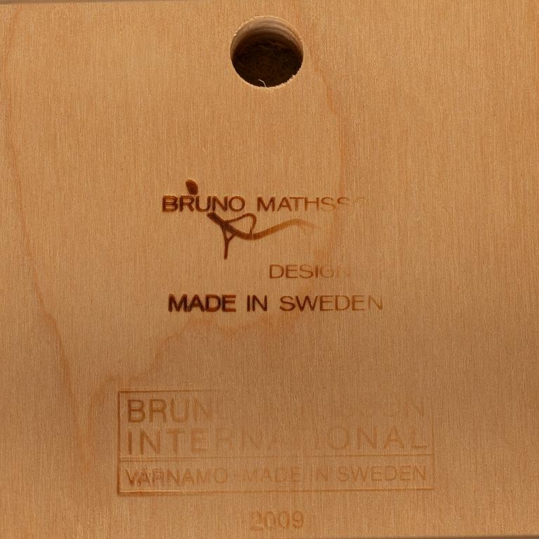 Bruno Mathsson, karmstolar, ett par, "BM 65", Bruno Mathsson International, 2009.