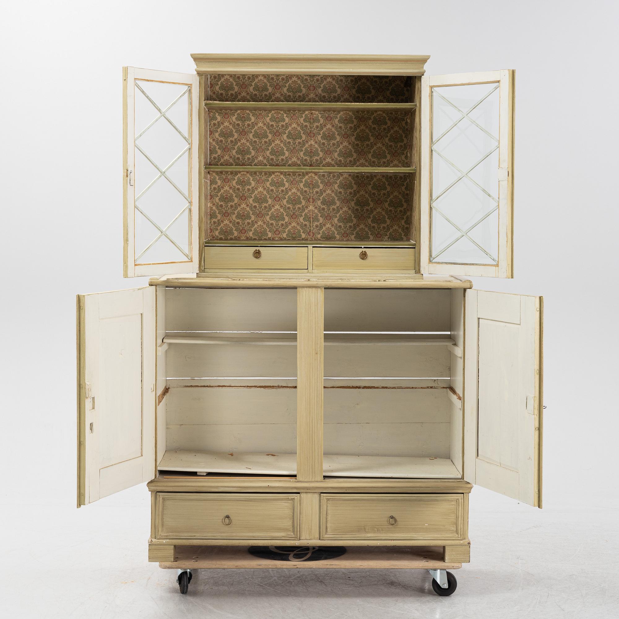 A painted cabinet 19th/20th Century.