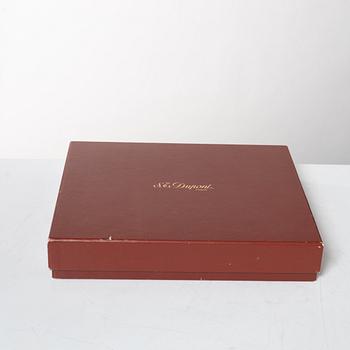 Tobacciana, 4 pieces, 20th century.