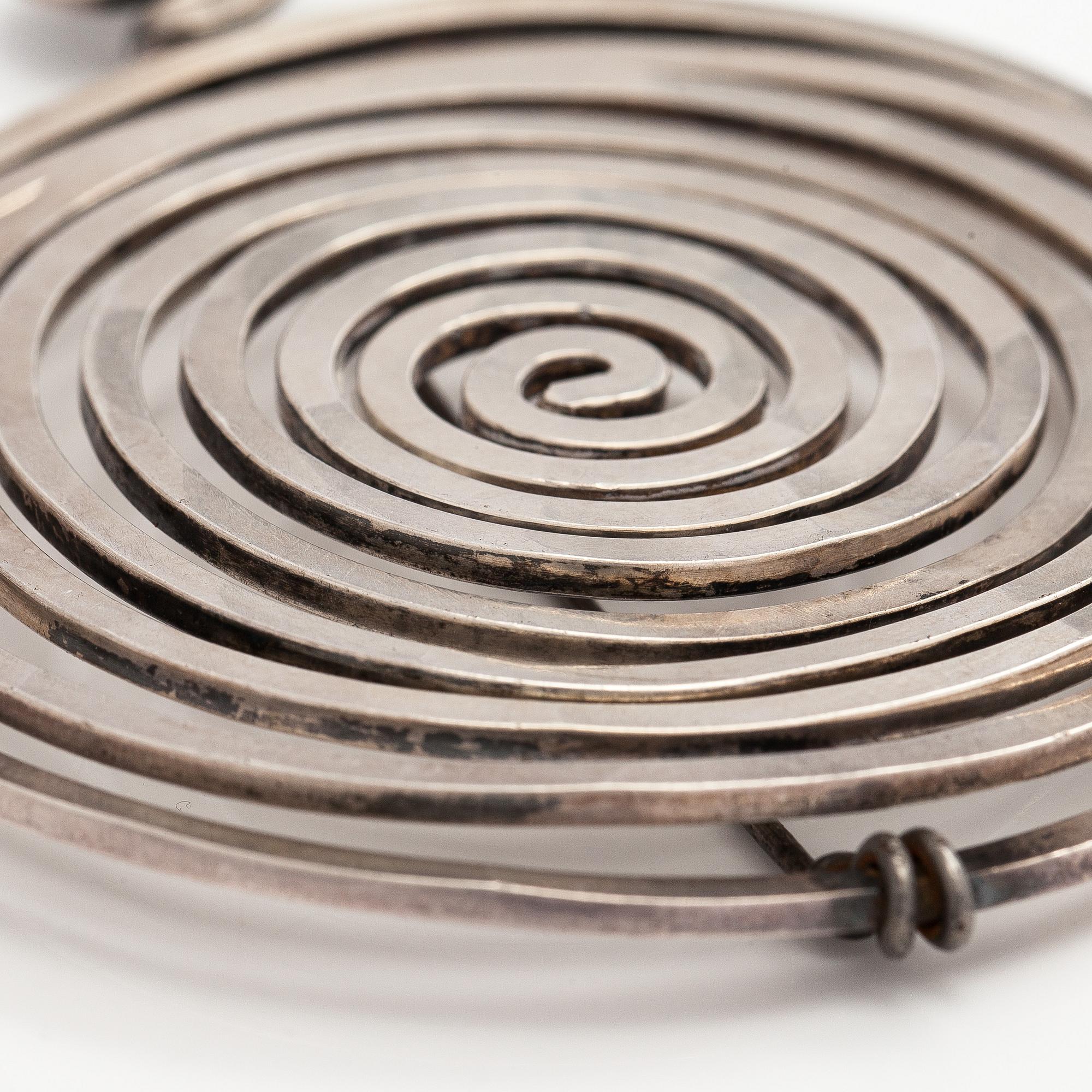 Alexander Calder, brosch, 1940-tal.