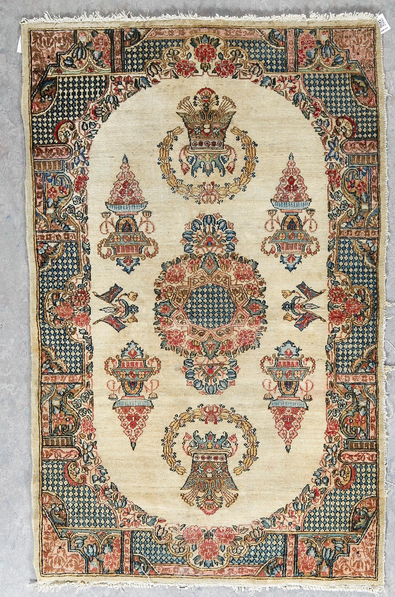 MATTA, semiantik, Kirman, ca 145x92 cm.