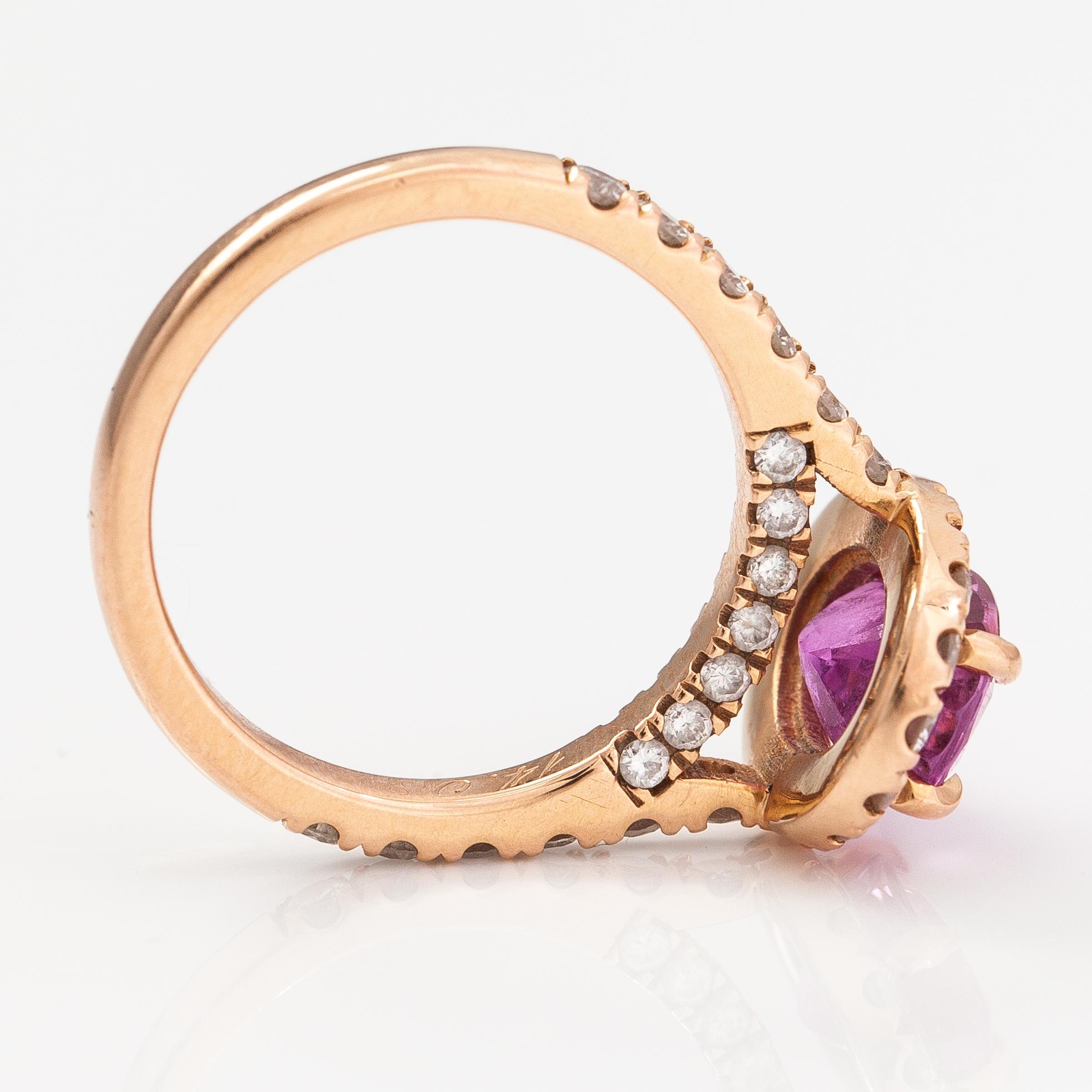Sormus, 18K rosékultaa, pinkki safiiri n. 2.49 ct ja timantteja n. 0.82 ct yht. Korkelia, Helsinki.