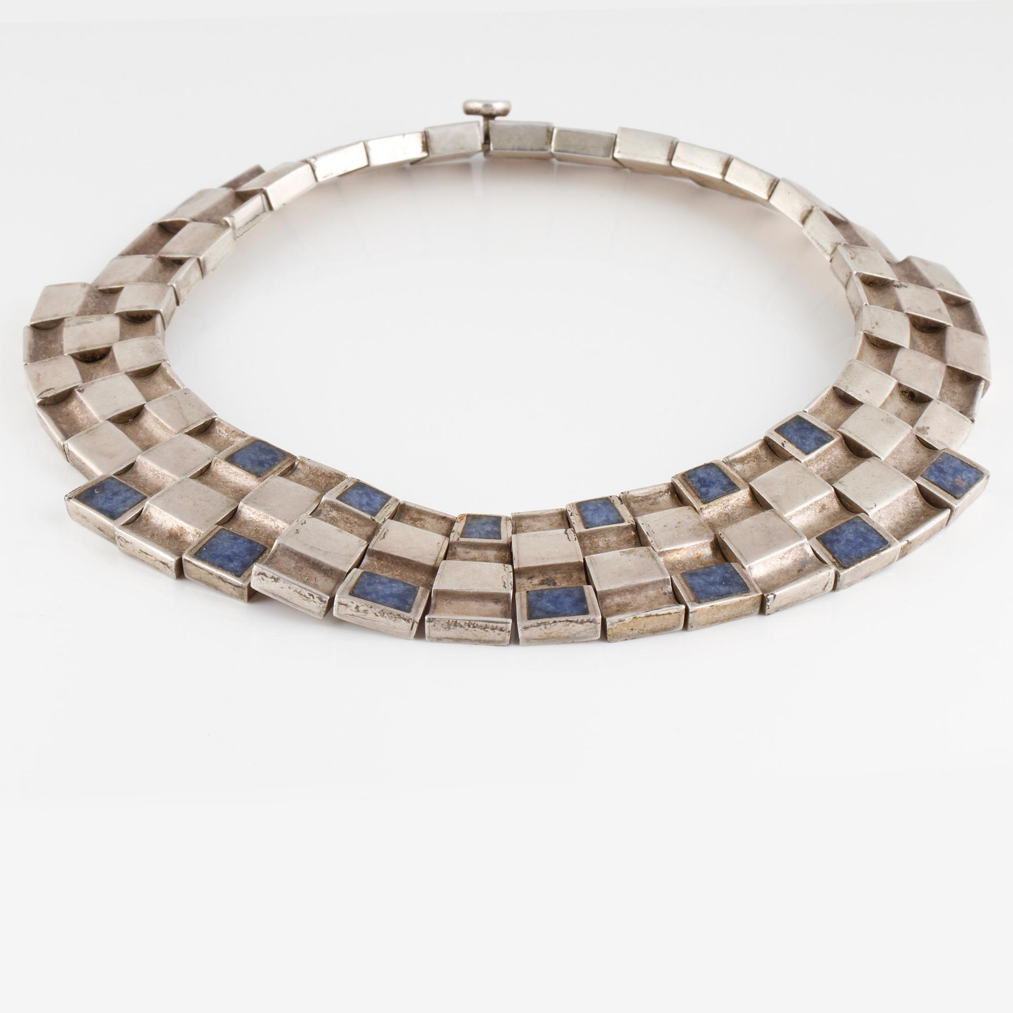 COLLIER,  silver med slipad sodalit, Mexico.Vikt 268,4 gram.