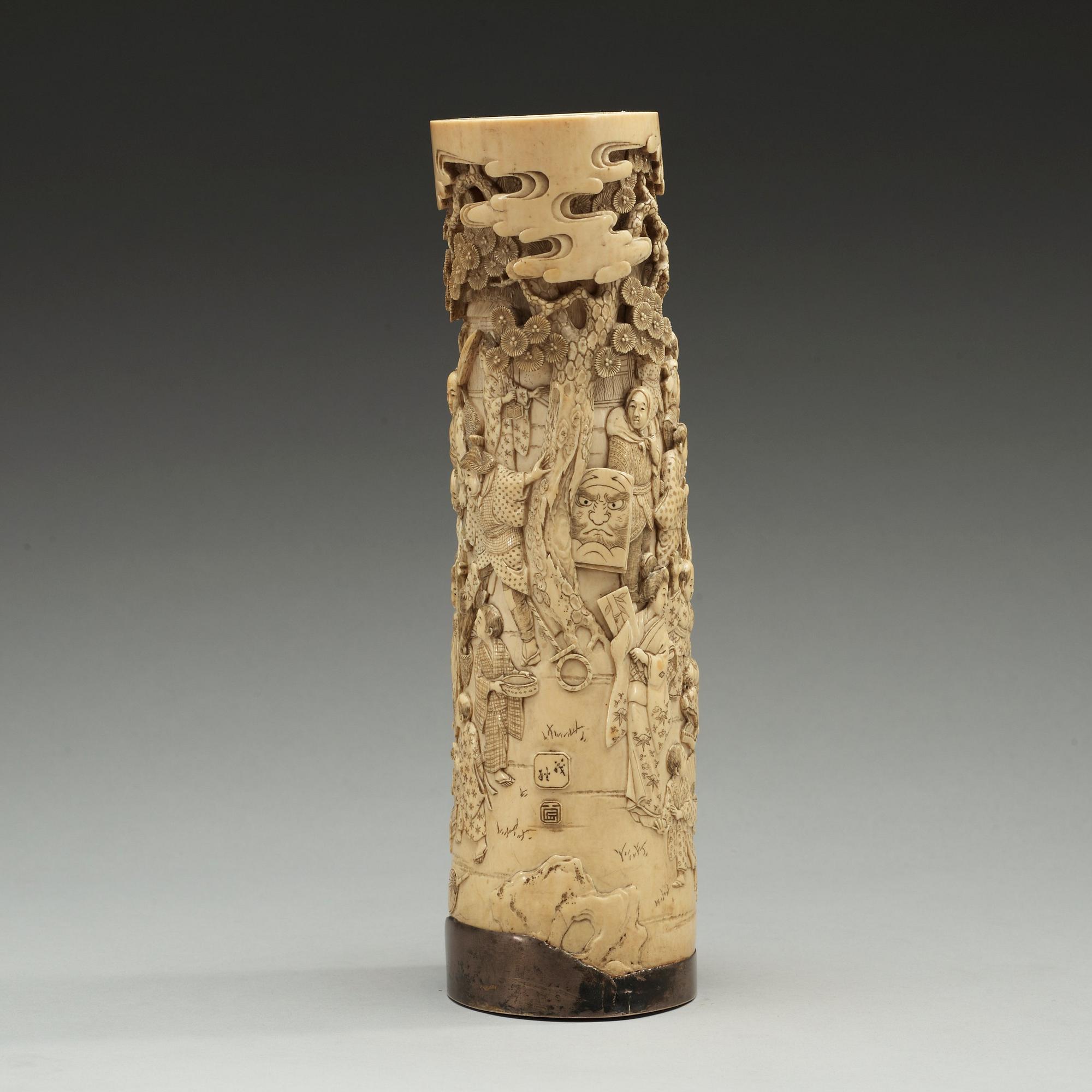 VAS, elfenben. Japan, Meiji (1868-1912).