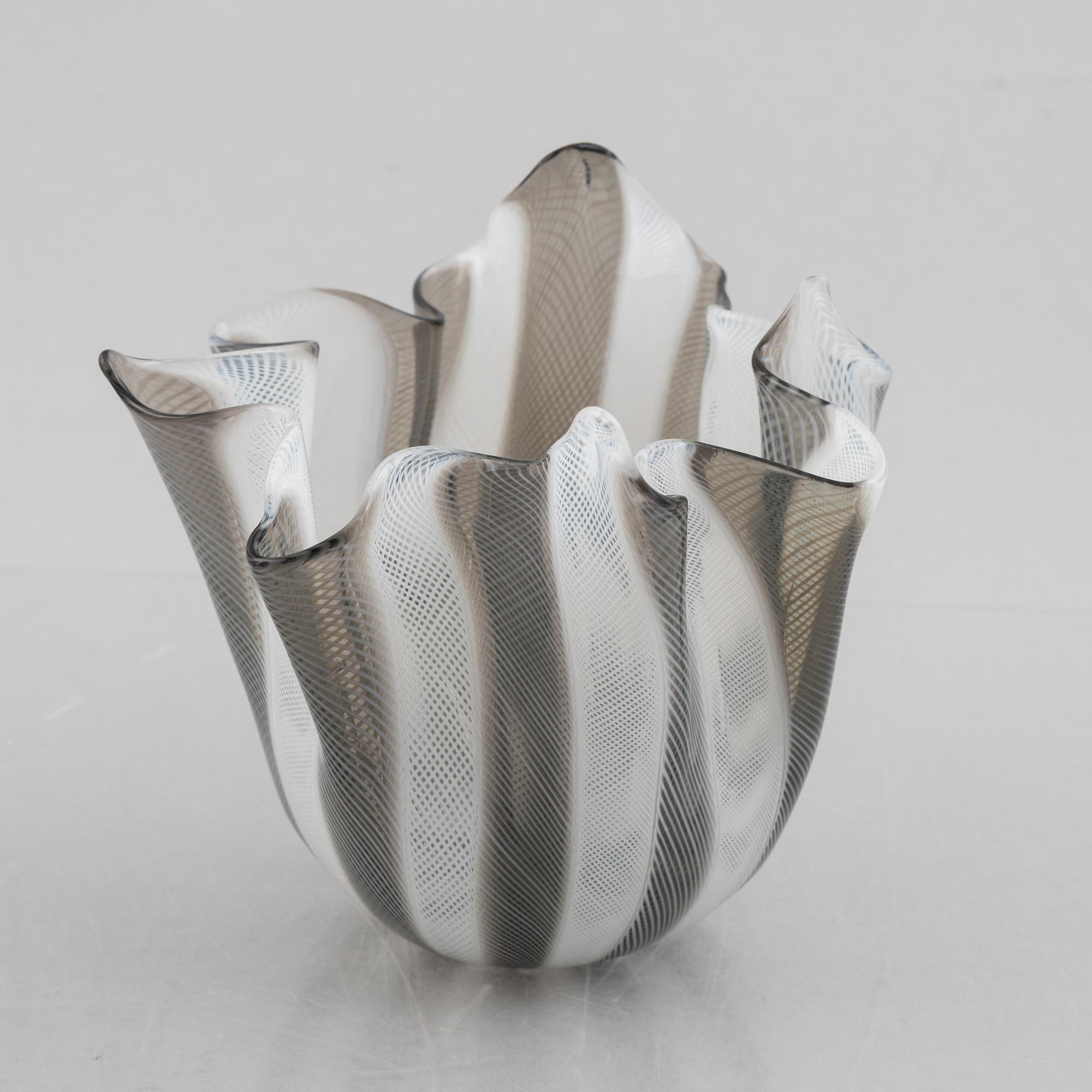 Fulvio Bianconi & Paolo Venini, a glass bowl, 'Fazzoletto', Venini, Murano, Italy.