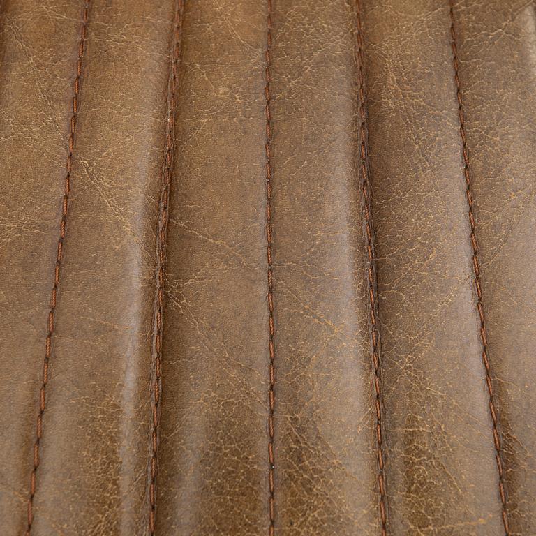 Timothy Oulton, armchair, "Tomcat", Artwood, 21st century.