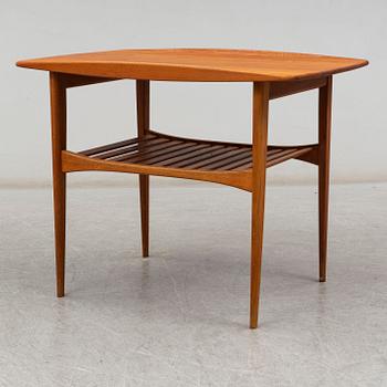 TOVE & EDVARD KINDT LARSEN, a coffee table, model nr 510. France & Søn, Denmark, 1950s.