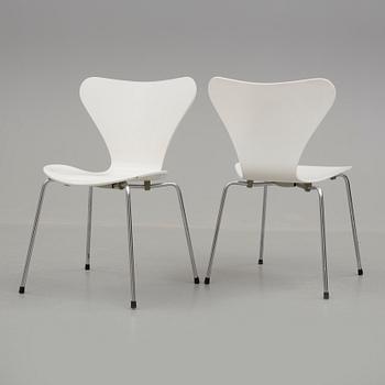 STOLAR, 8 st, "Sjuan", Arne Jacobsen för Fritz Hansen.
