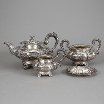 TESERVIS, 3 delar, sterling silver, James Lee Bass, Dublin 1838-39. Tot. vikt 2351 g.