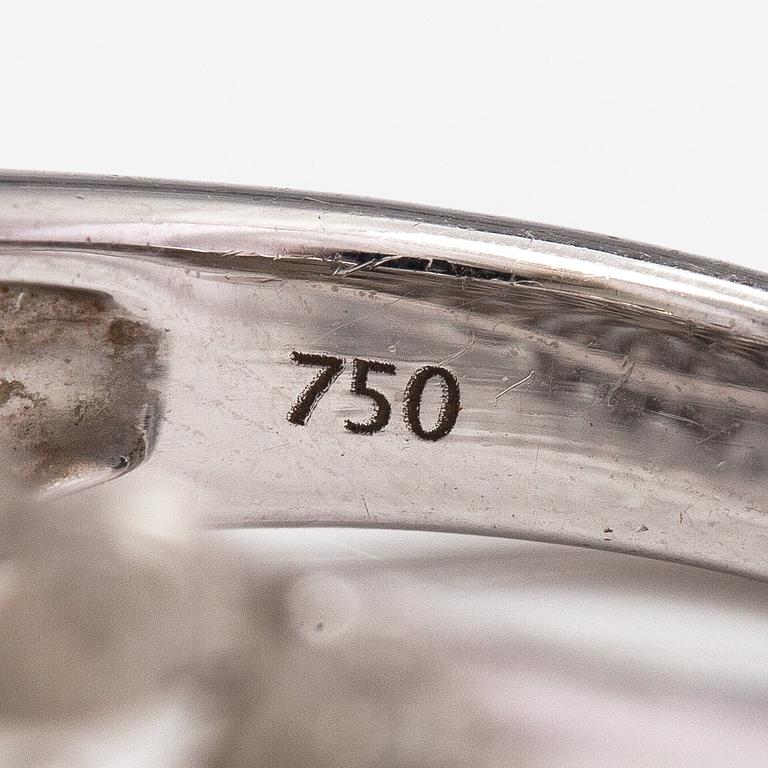 An 18K white gold ring with diamonds ca. 2.53 ct in total according to engraving.