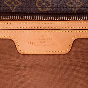 LOUIS VUITTON, a monogram canvas travelling bag "Polochon".