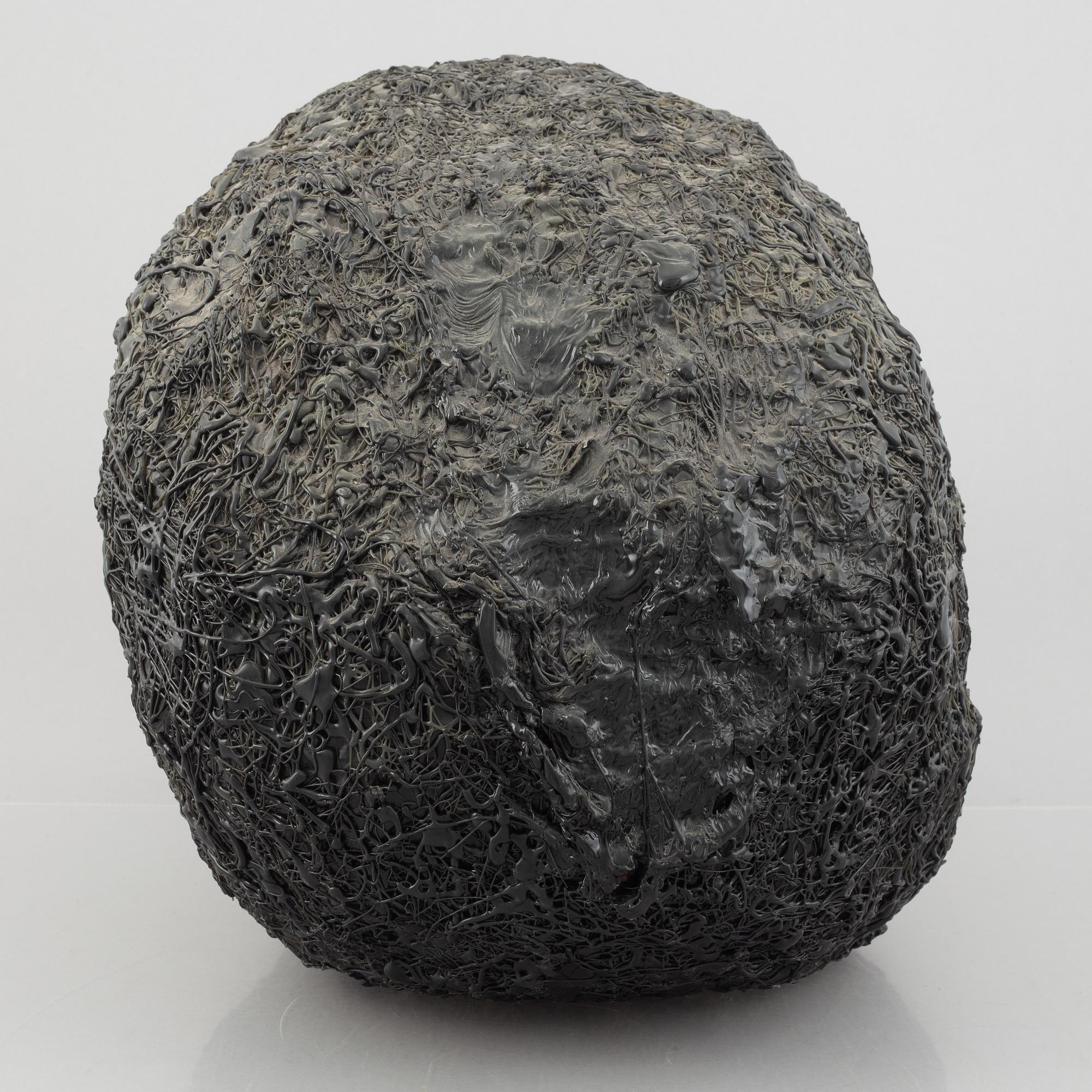 Johnny Boy Eriksson, a big "Skull" sculpture.