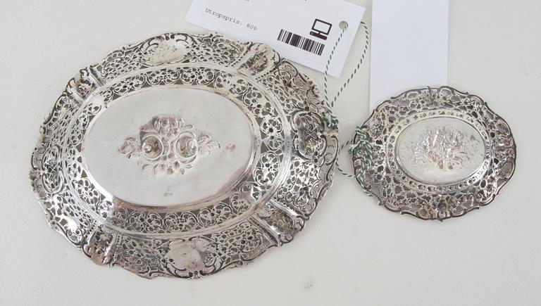 FAT, 2 st, silver, importstämplar.