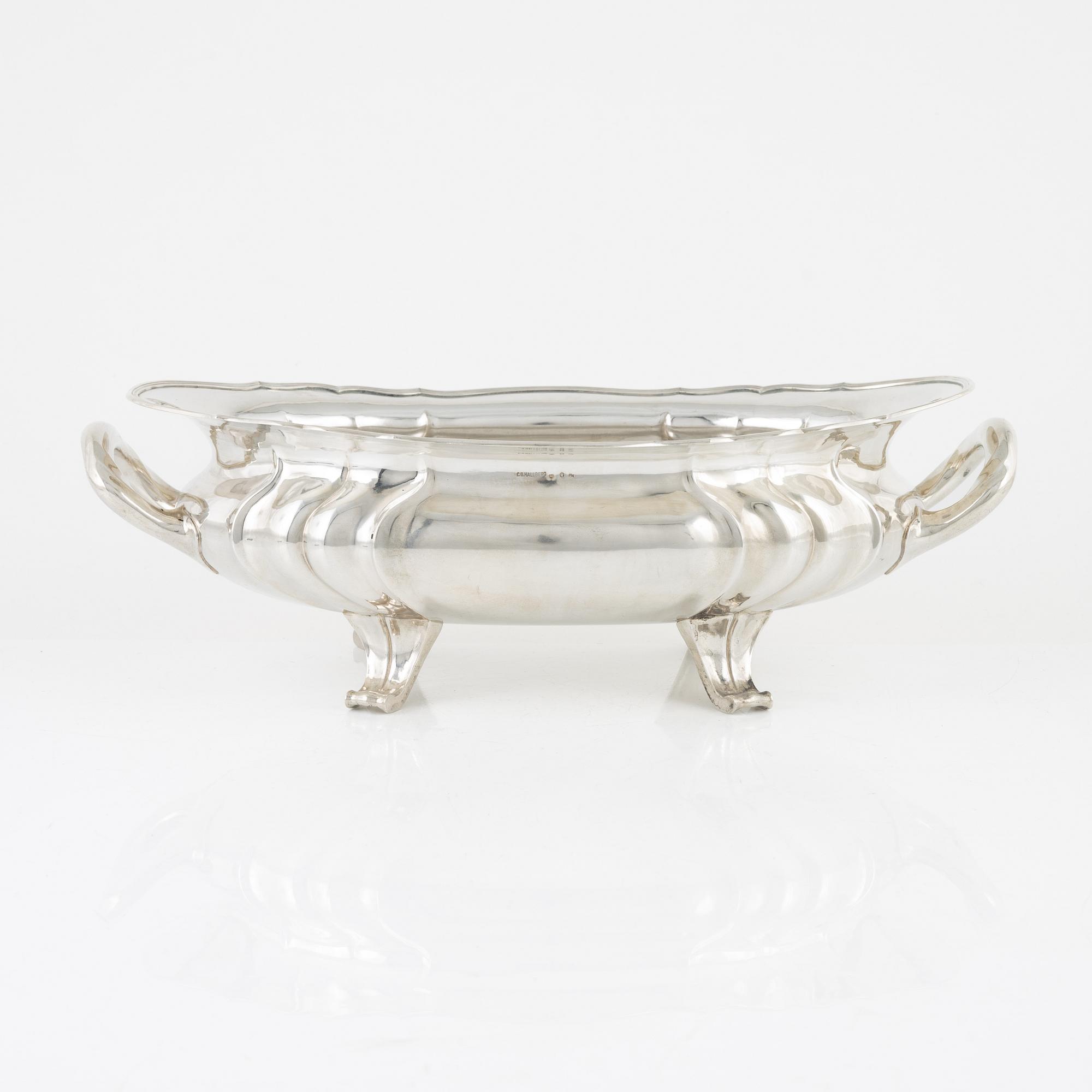 A Swedish Rococo-Style Silver Jardiniere, mark of CG Hallberg, Stockholm 1910.