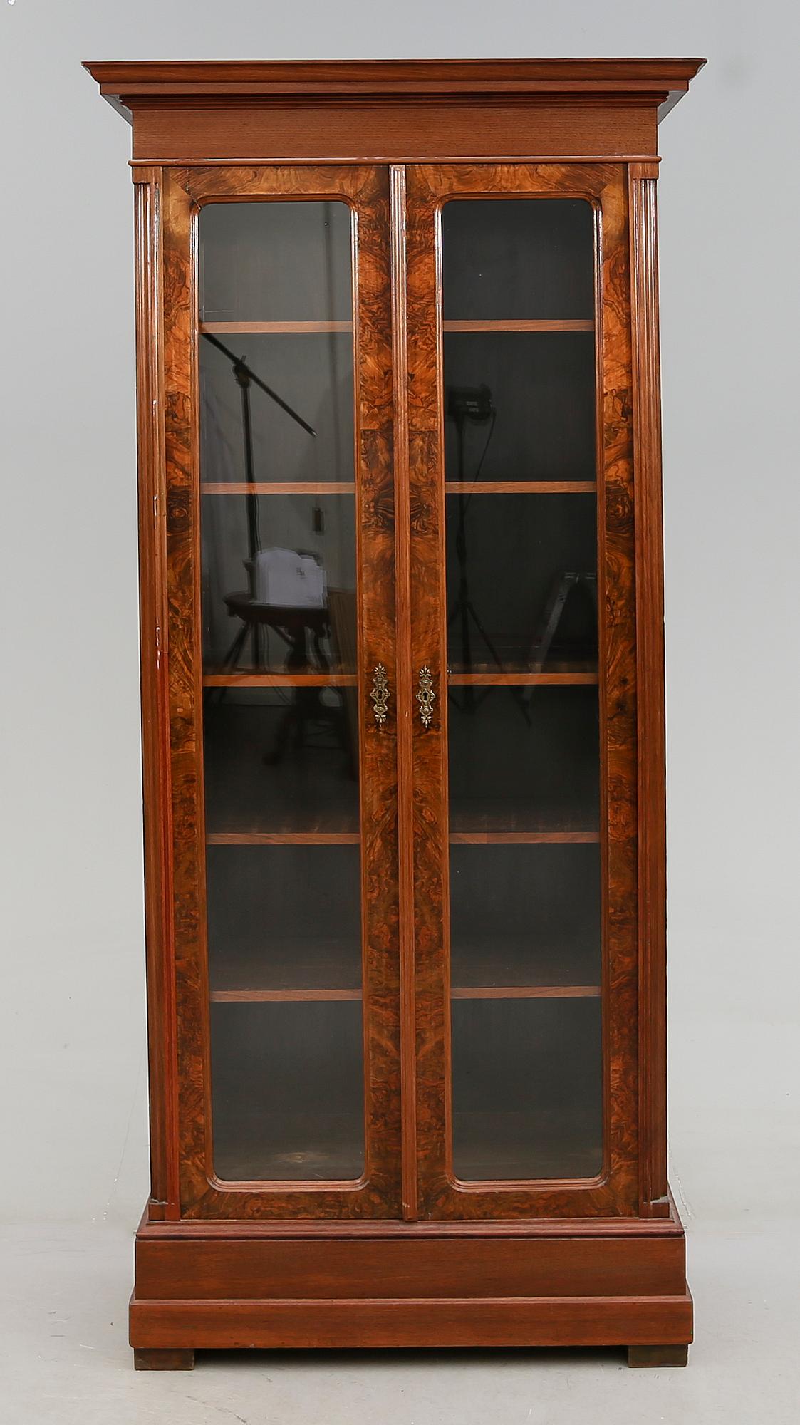 BOKSKÅP, 1800-talets andra hälft.