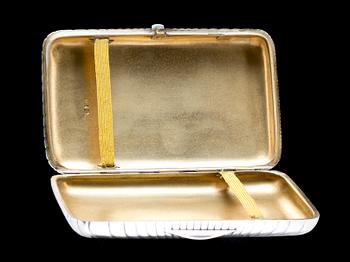 CIGARETTETUI, silver,St. Petersburg, Ryssland, sent 1800-tal, vikt 184 g.