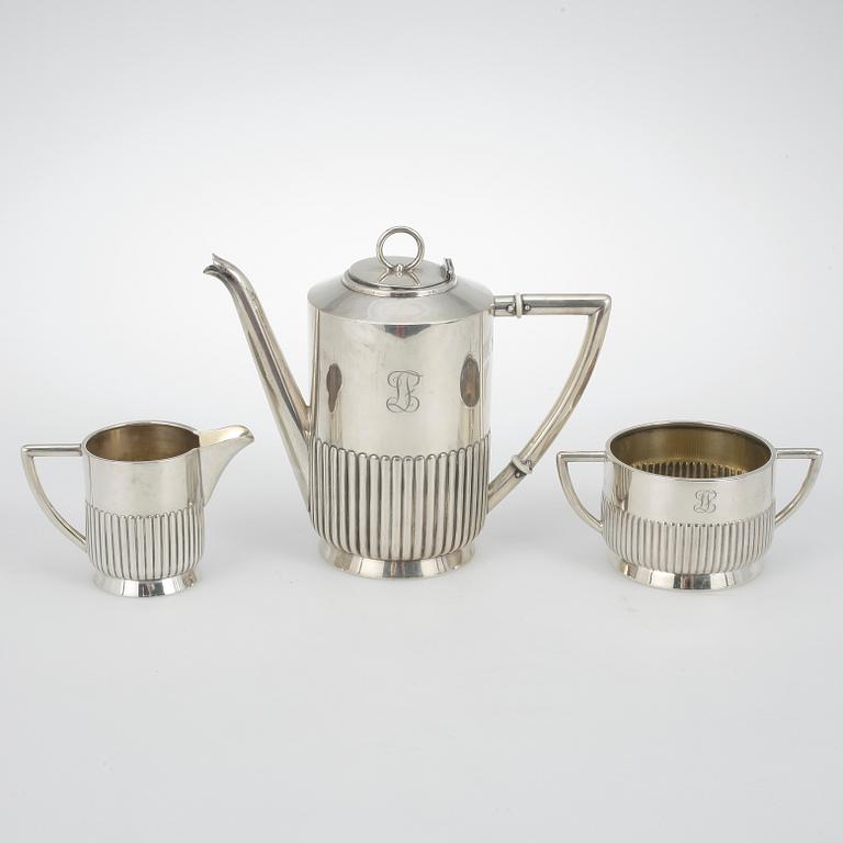 KAFFESERVIS, 3 delar, silver, CG Hallberg, Stockholm, 1920. Total vikt ca 585g.