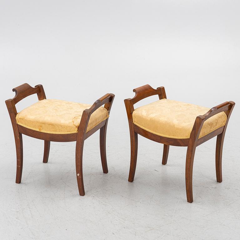 Karstolar, ett par, samt banketter, ett par, Karl Johan, 1800-talets första hälft.