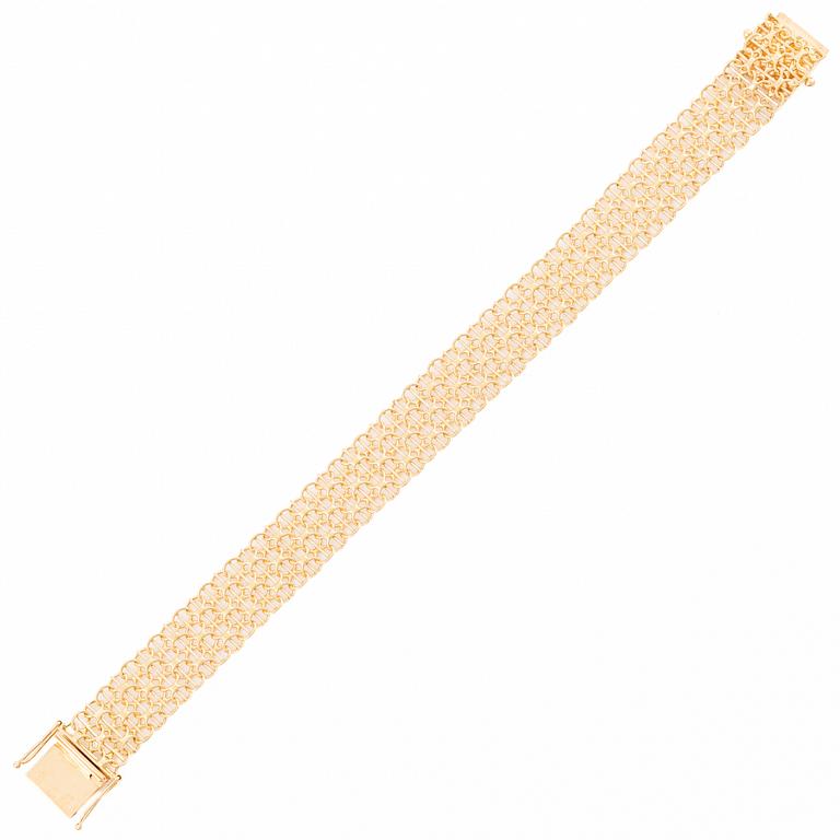 18K gold bracelet.