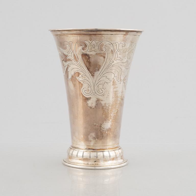A silver beaker, GAB, Stockholm 1948.