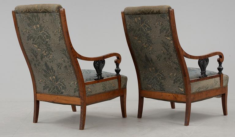 FÅTÖLJER, ett par, empirstil, 1900-1920.