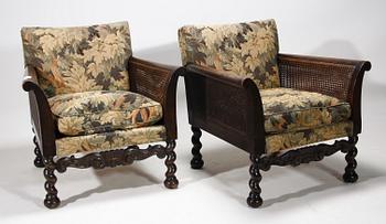 FÅTÖLJER, ett par, barockstil, 1920-tal.