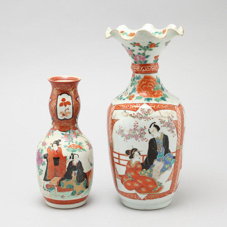 Two japanese porcelain vases, Meiji, (1868-1912).