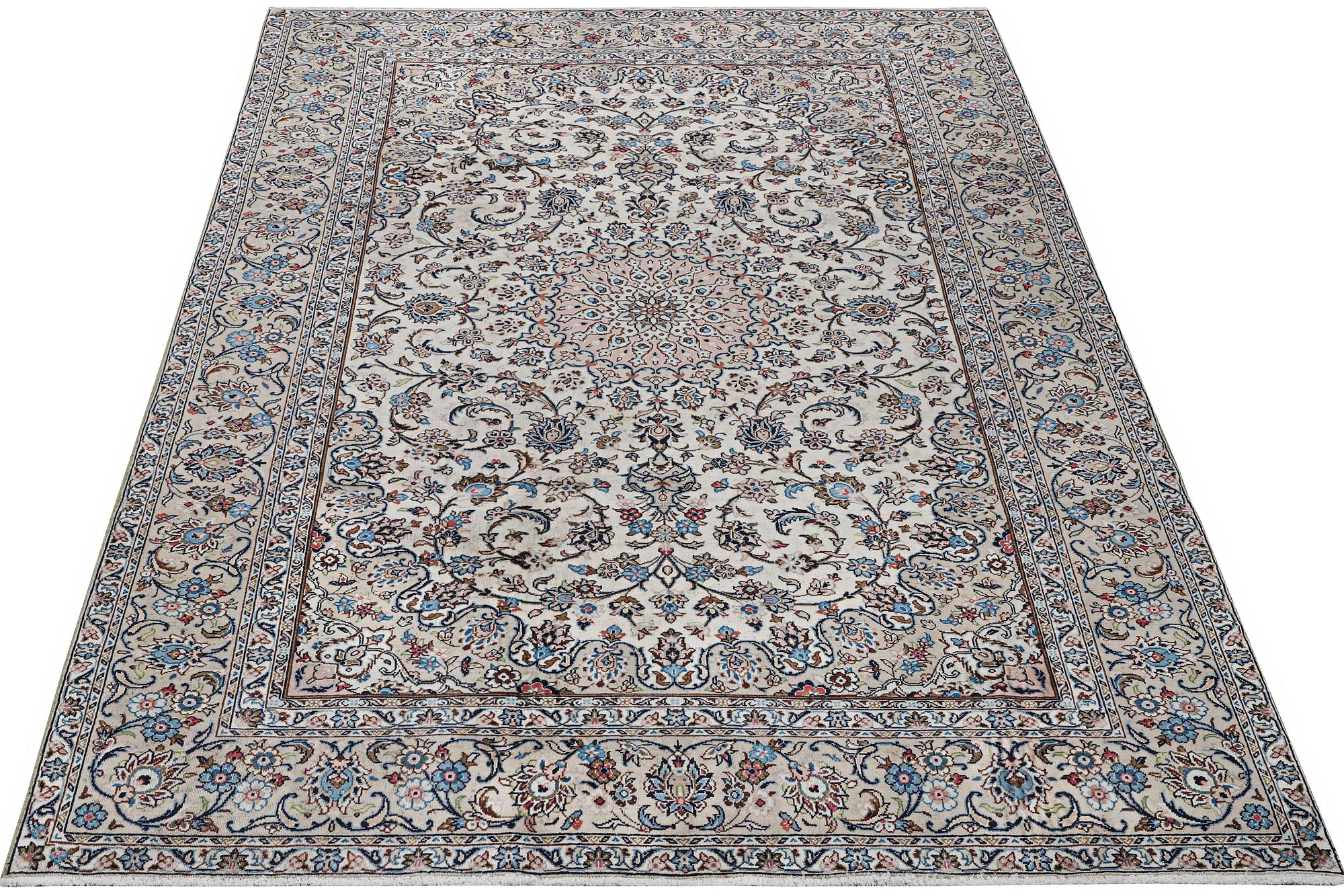 Matta, Keshan, ca 292 x 191 cm.