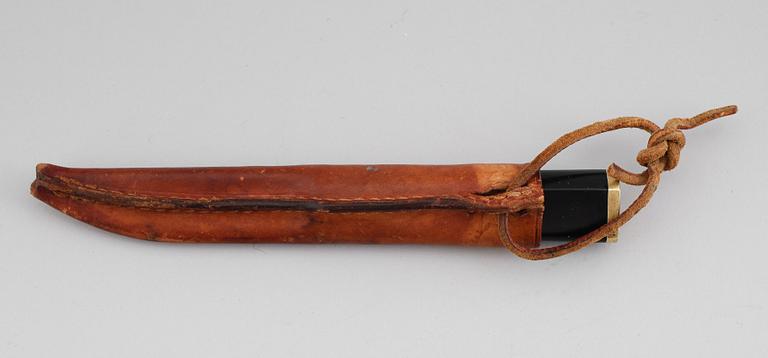 PUUKKO-KNIV, rostfritt stål, nylon och mässing, Tapio Wirkkala, Hackman, Finland, formgiven 1961.