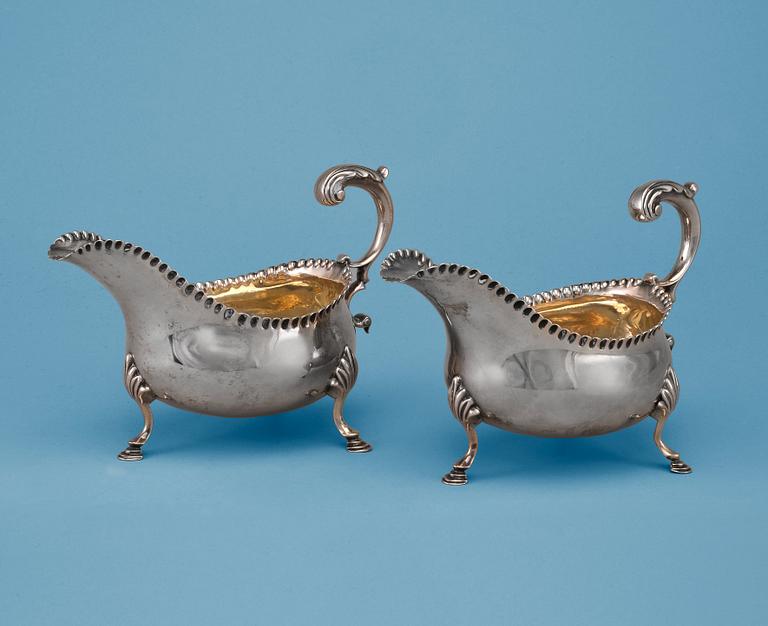 A PAIR OF SAUCE BOATS, sterling silver London 1772. Weight 384 g.