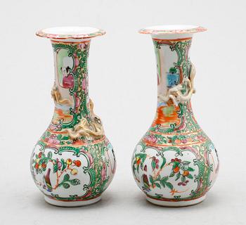 VASER, 1 par, porslin, Kina, Kanton, 1800-tal.