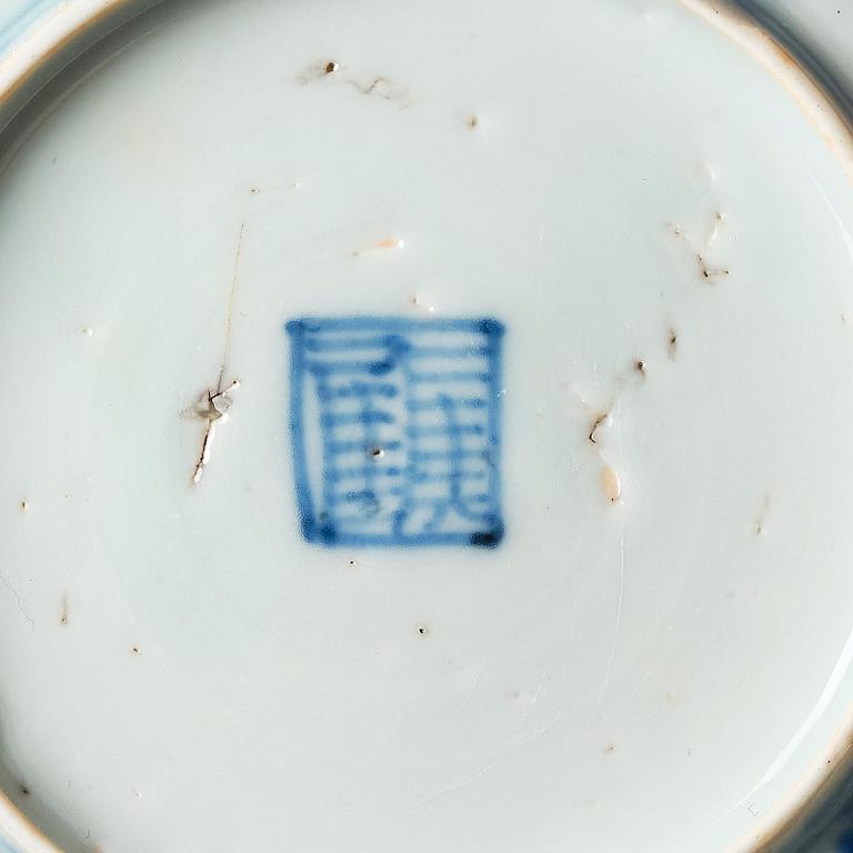 A pair of blue and white dishes, Ming dynasty, 17th century.