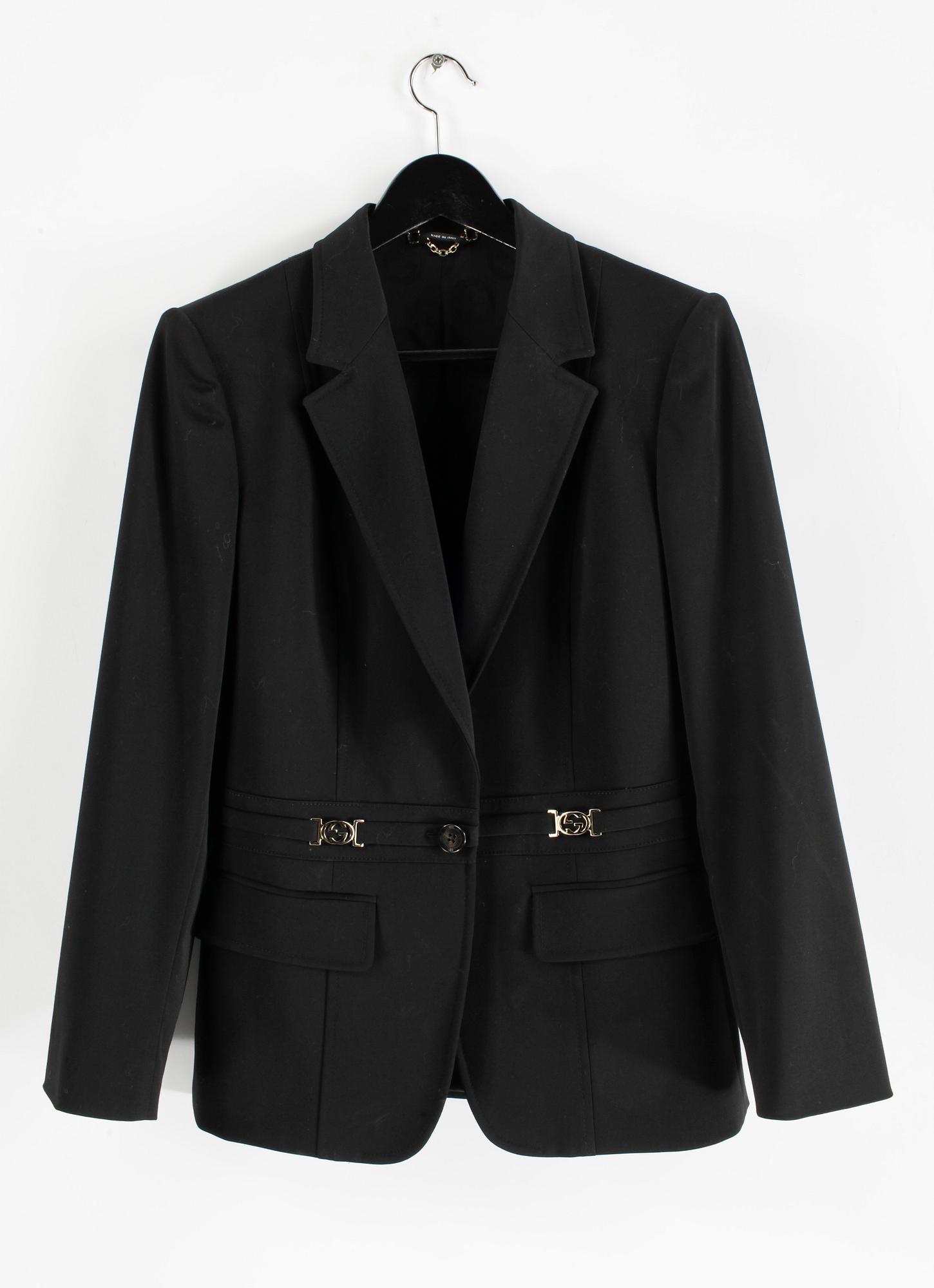 KAVAJ samt TOPP, Gucci.