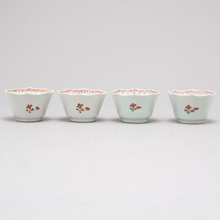 Five (4+1) famille rose and imari cups, Qing dynasty, Qianlong (1736-95).