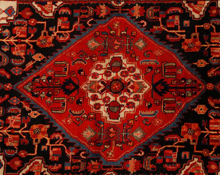 MATTA, Nahavand, sent 1900-tal, ca 285x155 cm.