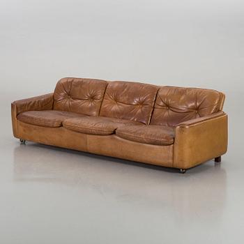 A SOFA BY SIGURD RESELL MODEL 125 FOR Vatne Møbler AS, Norway.