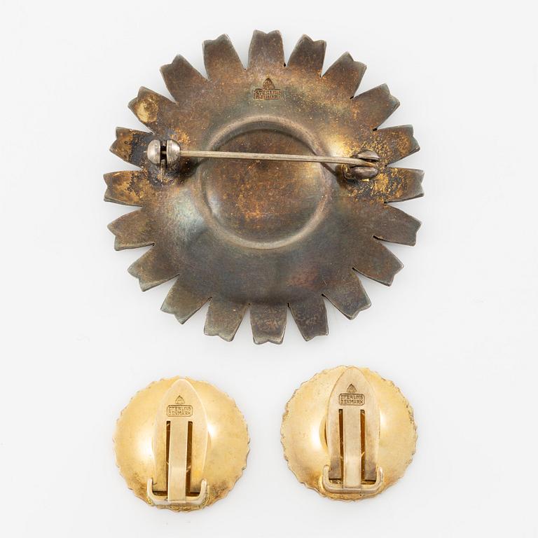 A brooch and a pair of earrings "Daisy", Anton Michelsen.