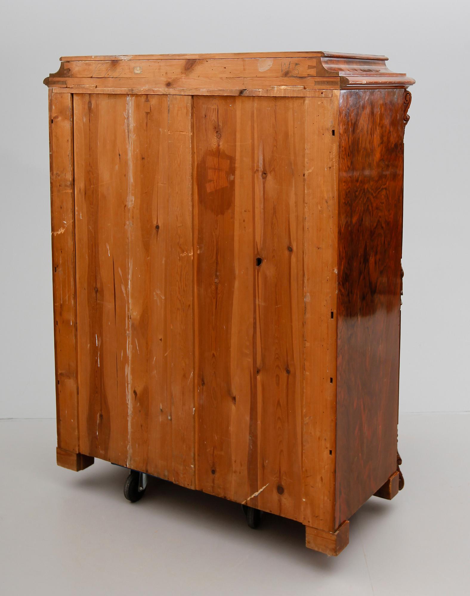 CHIFFONJÉ, sent 1800-tal.