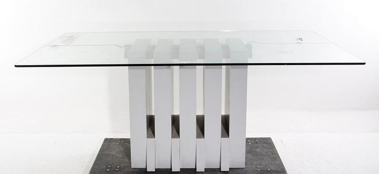 MATBORD, glas/trä, formgiven av Rolf Åkesson och Lars Göran Nilsson för Offbeat design.