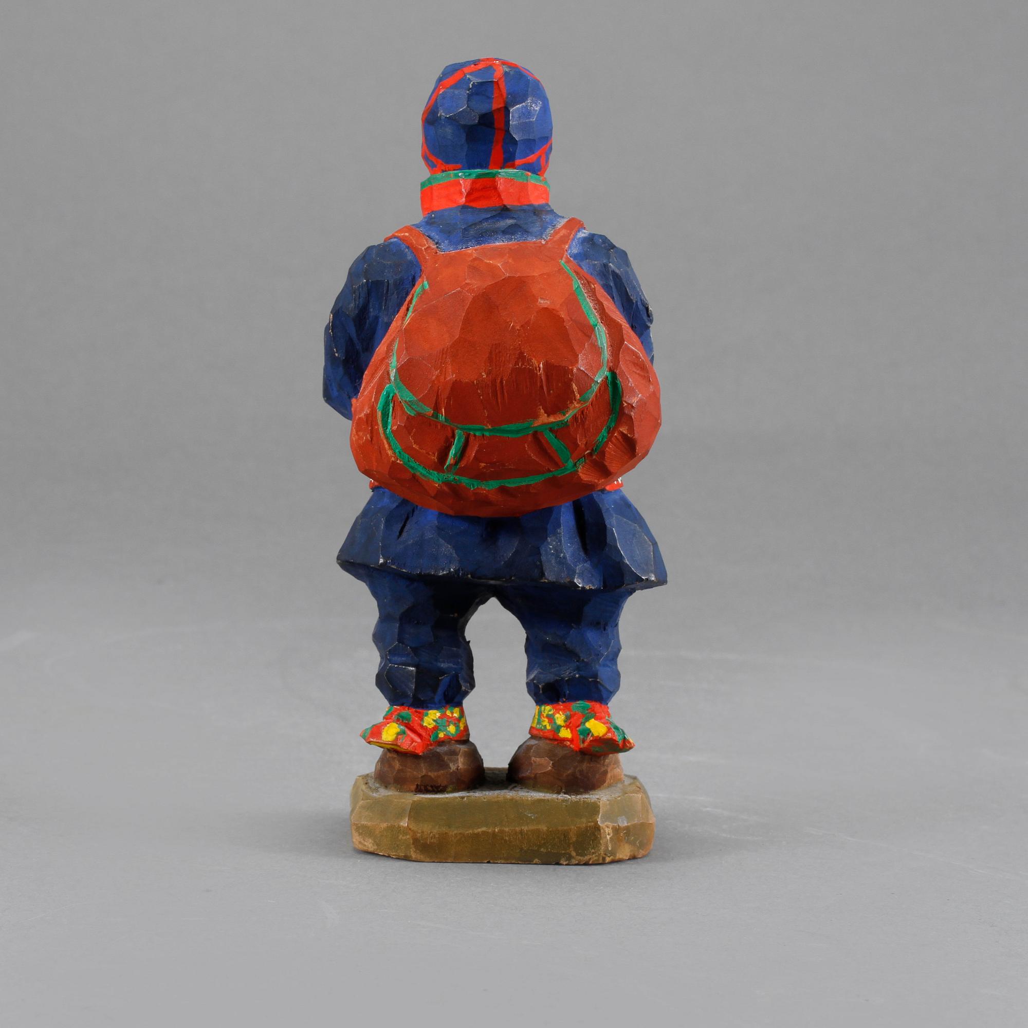 FIGUR, skuret trä, Torborg Lindberg-Karlsson, monogramsignerad TL.