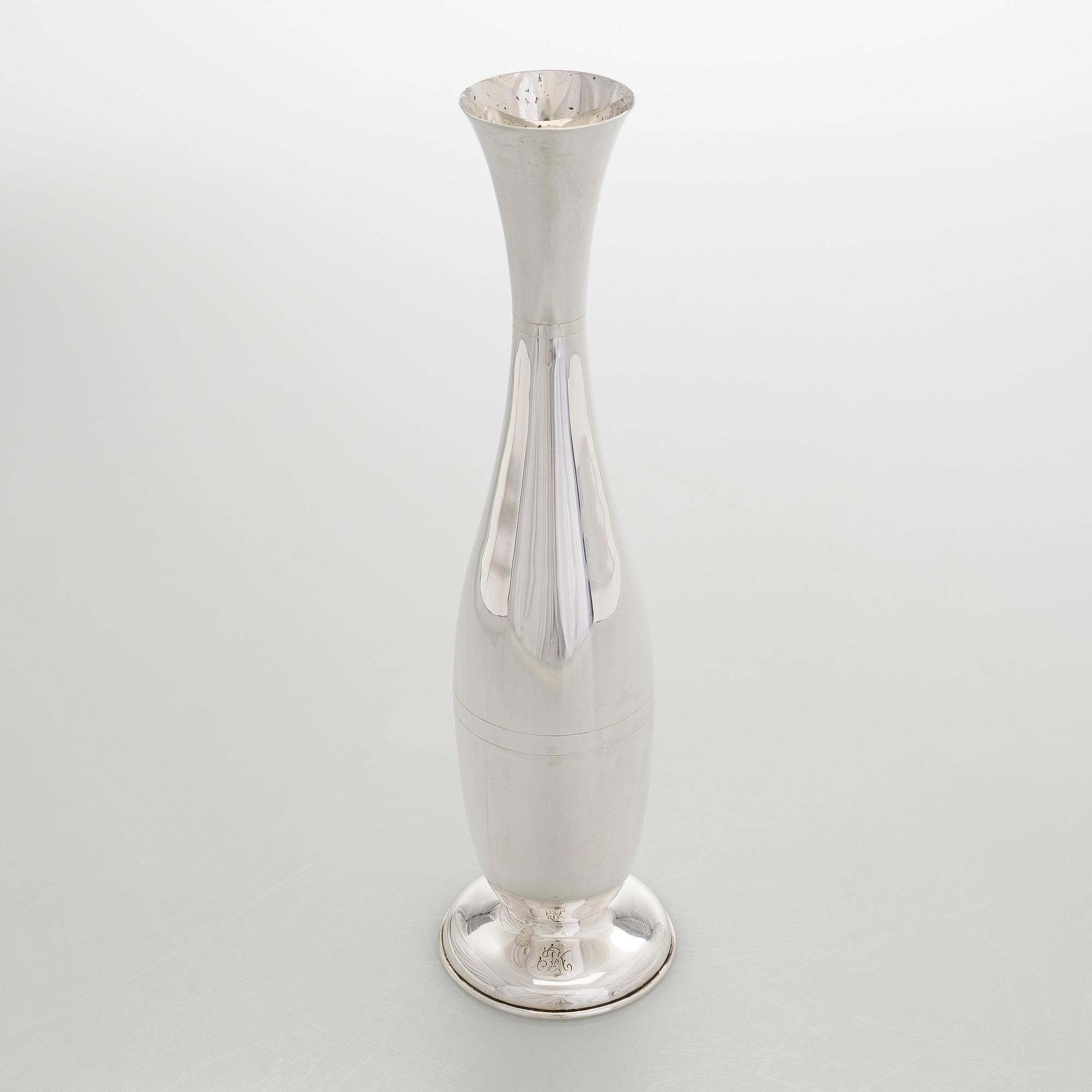 A silver vase, Miettinen & Nurmi Turku, 1953.