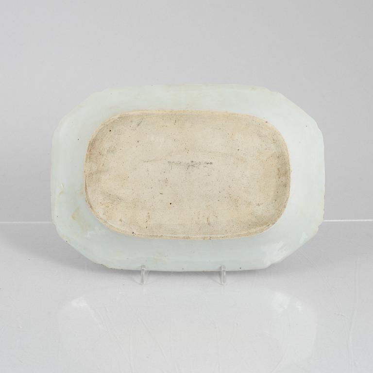Two Chinese export porcelain chargers, Qing dynasty, Qianlong (1736-95).