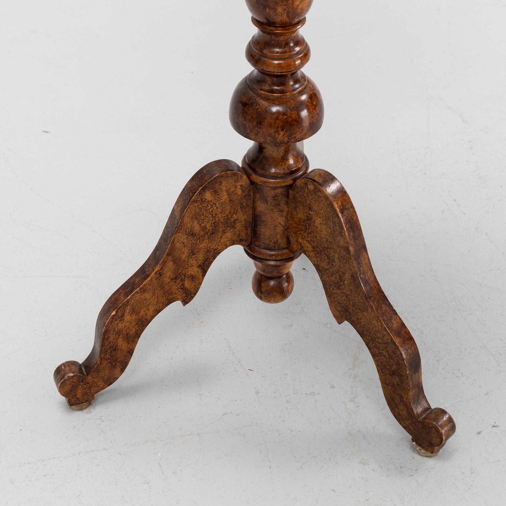 A birch side table, 20th Century.