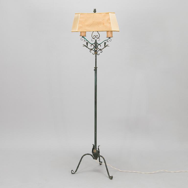 Golvlampa, möjl. Taidetakomo Antti Hakkarainen, Helsingfors 1930-tal.