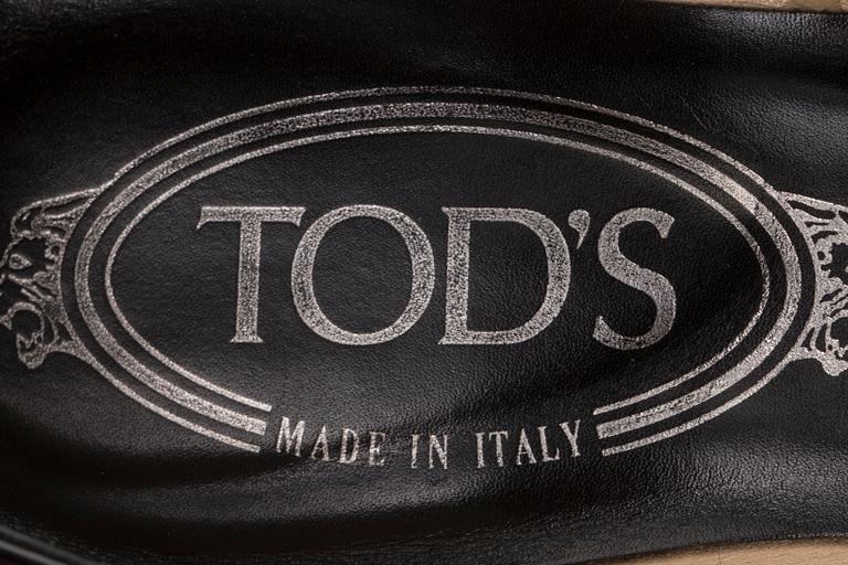 SKOR, Tod's.