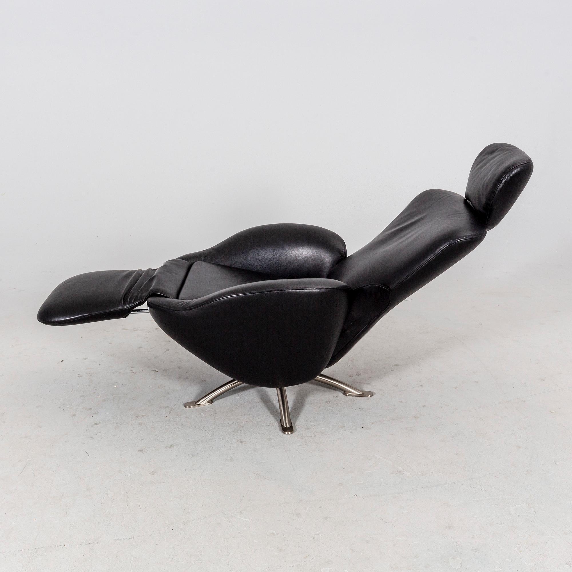 Toshiyuki Kita swivel armchair "Dodo K10" for Cassina 2000s.