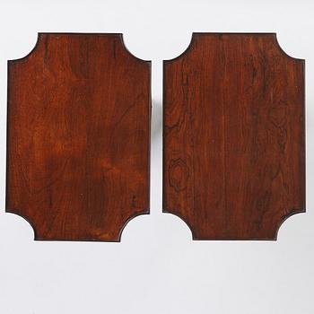 A near pair of Regency rosewood gueridon tables in the manner of Thomas Hope (1769-1831).