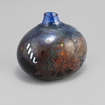 VAS, glas, Bertil Vallien, Kosta Boda, sent 1900-tal.